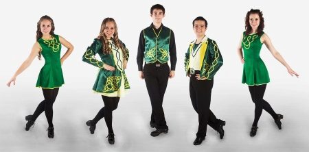 Mengenal Kostum Irlandia: Dari Jubah Kuno hingga Gaun Tari Modern Penuh Warna