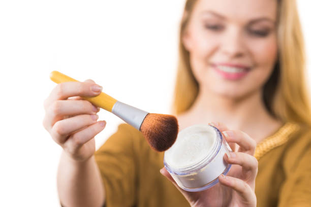 Ilustrasi bedak tabur. Foto: Anetlanda/istockphoto