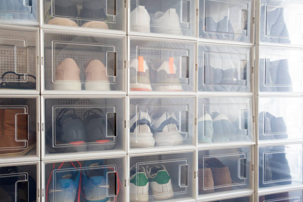 model rak sepatu tertutup