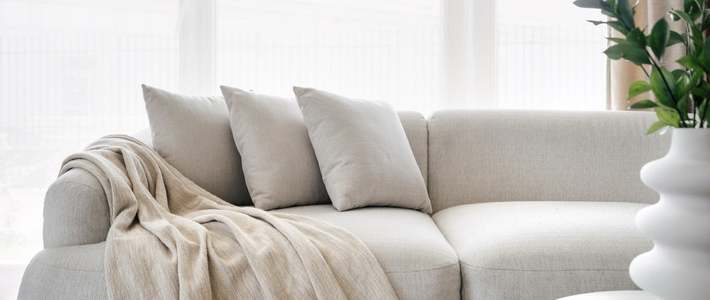 Panduan Deep Cleaning Sofa Kain di Rumah