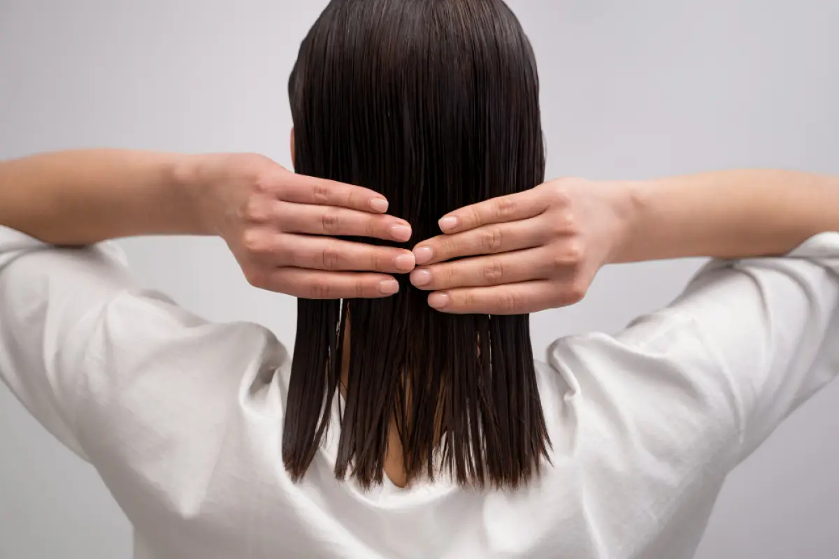 7 Masker Rambut Alami untuk Atasi Lepek, Rontok, dan Ketombe
