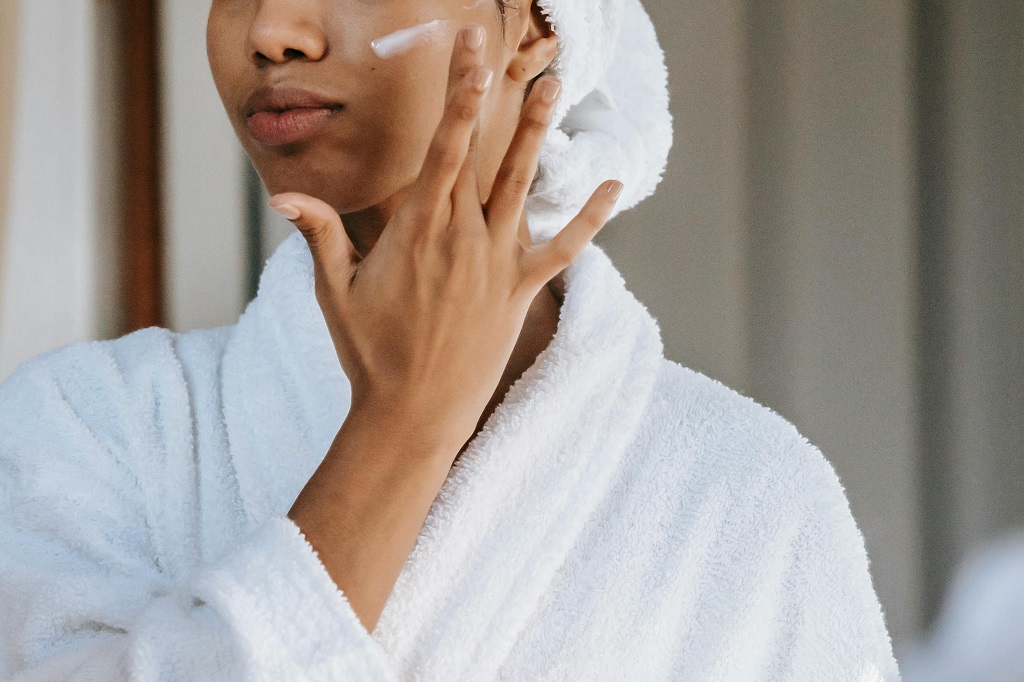 Moisturizer Lokal Terjangkau untuk Kulit Matang: 4 Pilihan yang Menjaga Elastisitas Tanpa Biaya Mahal