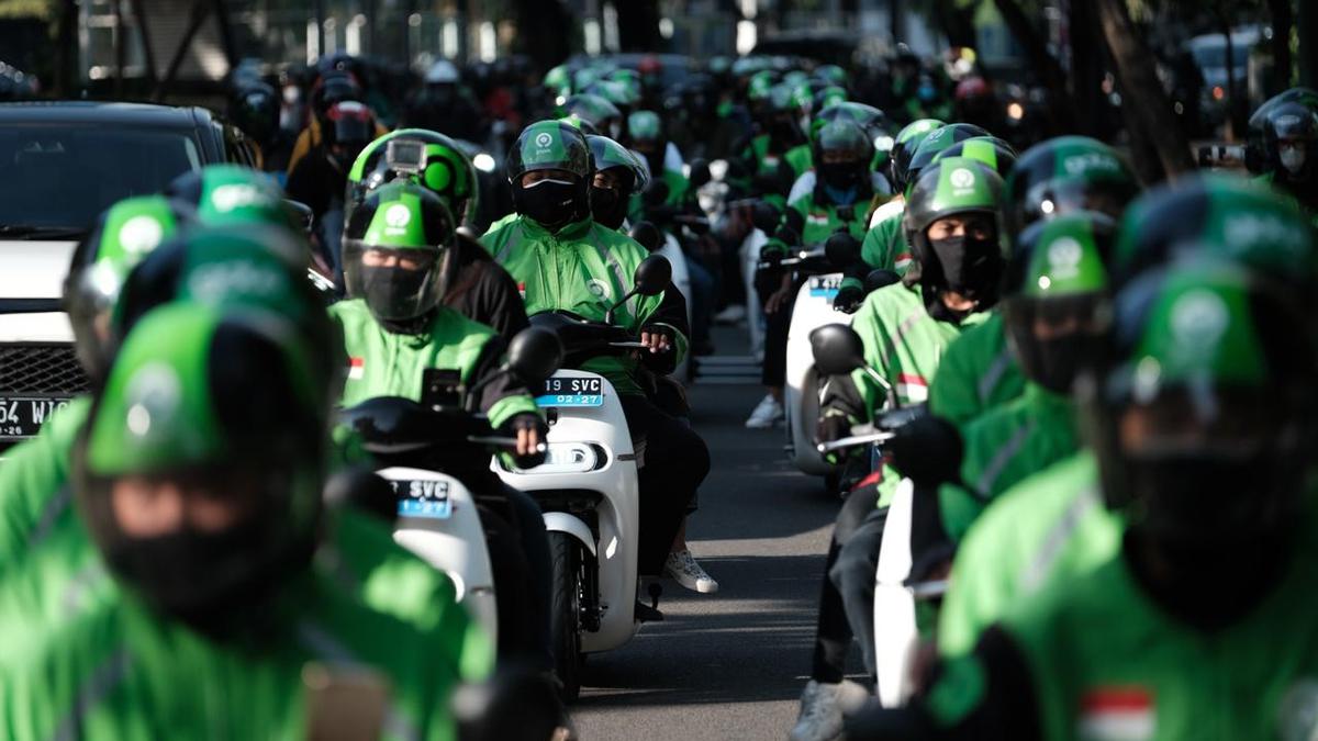 Komisi Ojol 8 Persen: Berkah atau Bumerang bagi Pengemudi?