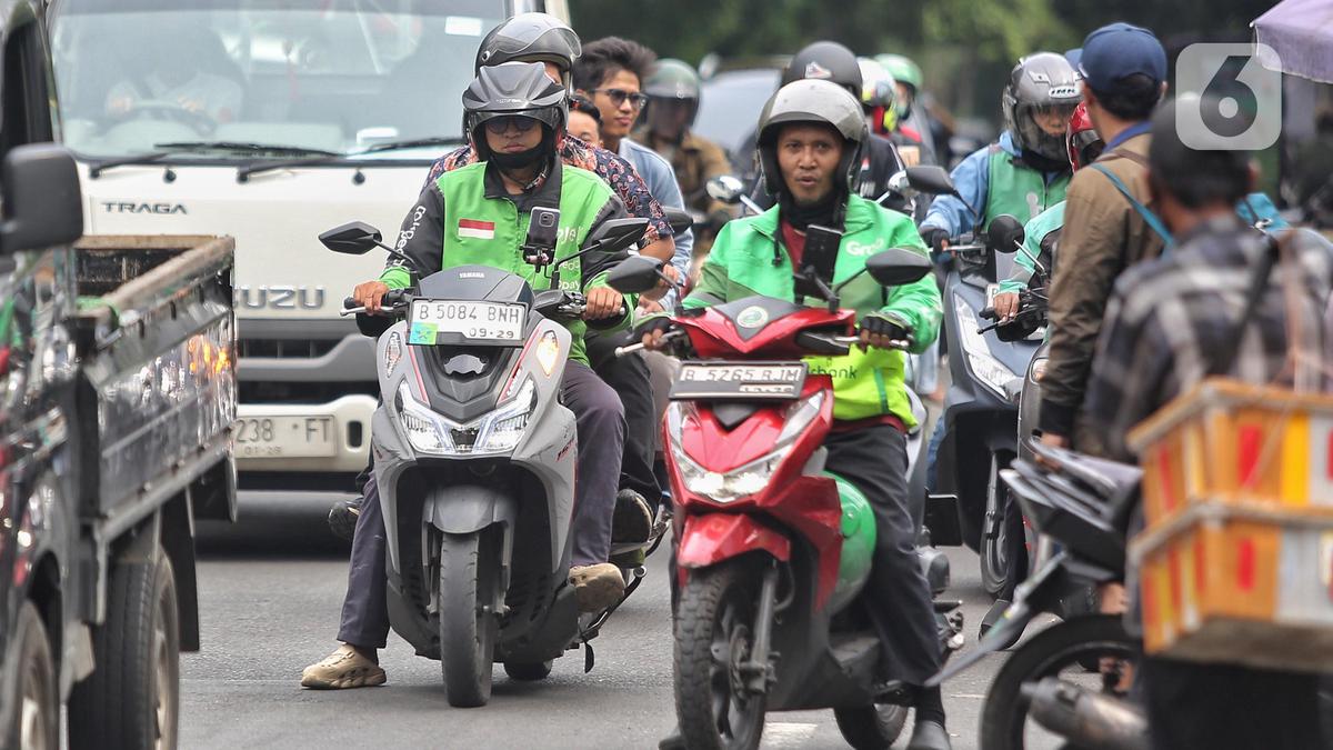 Komisi Ojol 8 Persen: Berkah atau Bumerang bagi Pengemudi?