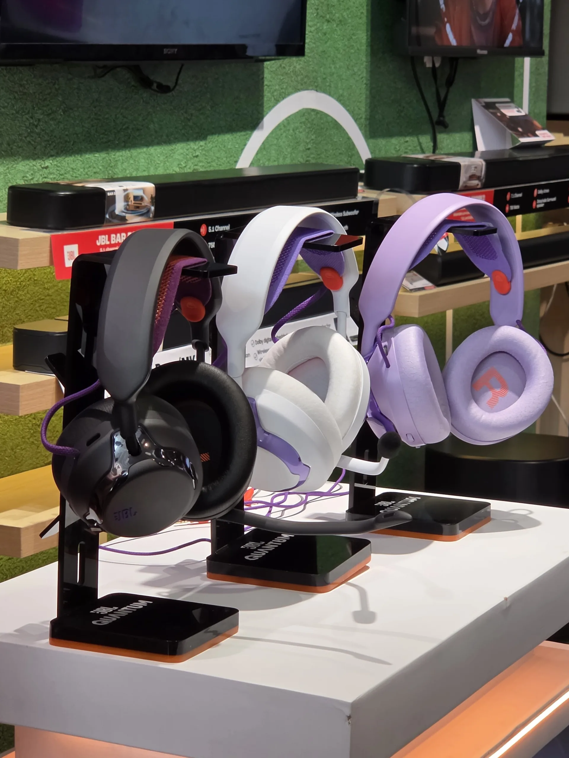 JBL Quantum Gaming Headset Series: Pilih 950, 650, atau 250?