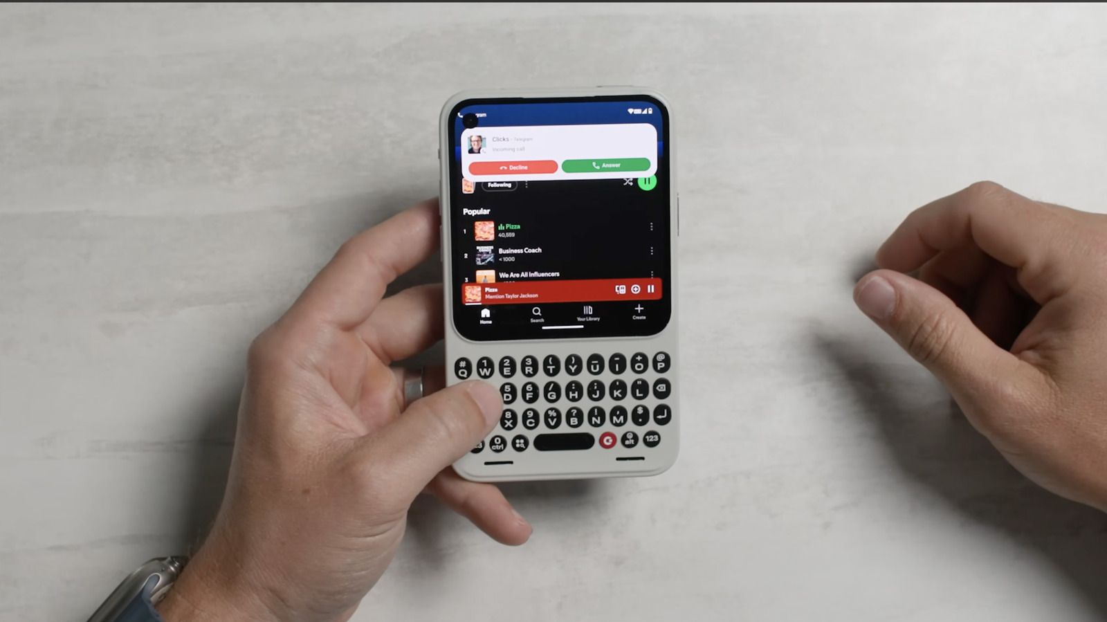 Clicks Communicator: Alternatif Modern ala BlackBerry untuk Produktivitas