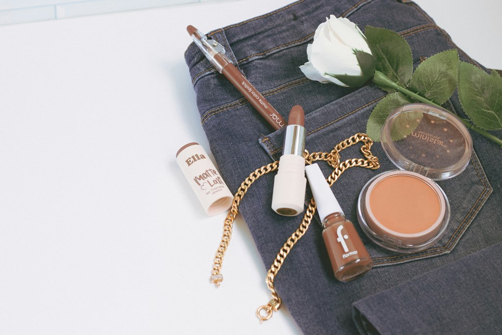 Urutan Makeup Tahan Lama untuk Kulit Berminyak Seharian