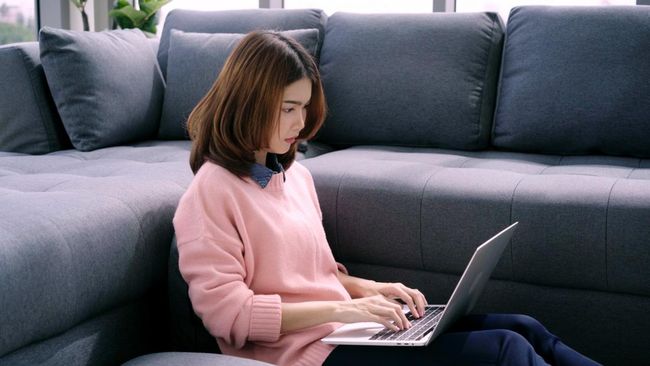 Elicit, ChatGPT, dan Grammarly: Panduan AI Tools untuk Mahasiswa