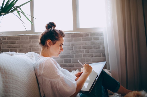 Elicit, ChatGPT, dan Grammarly: Panduan AI Tools untuk Mahasiswa