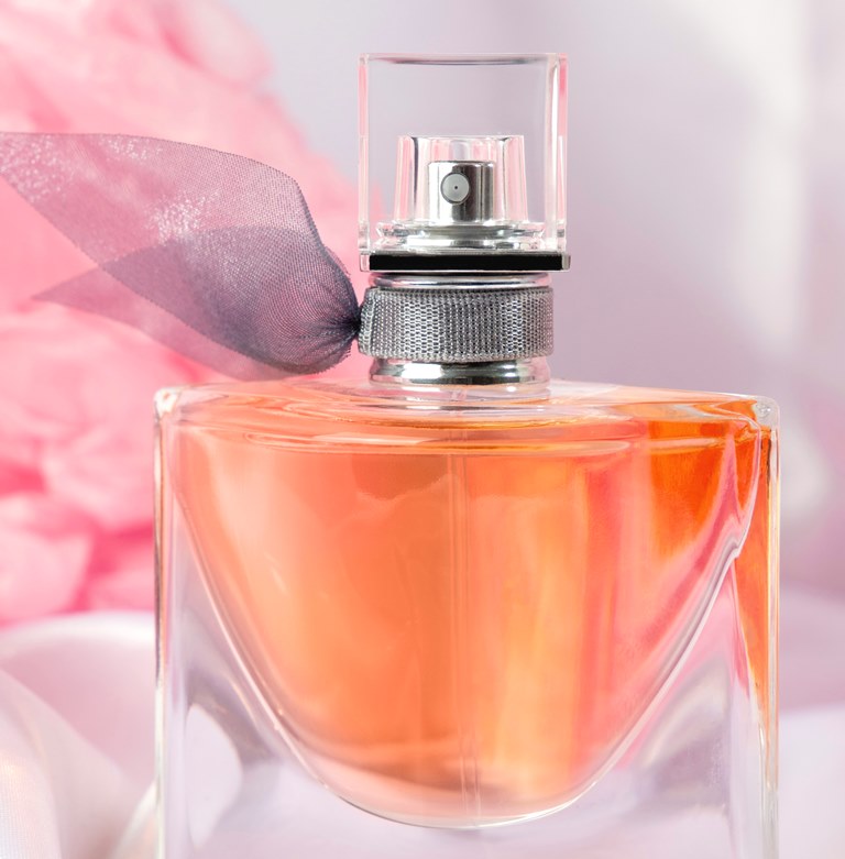 Parfum Minimarket Terbaik yang Tahan Lama untuk Kerja dan Aktivitas Harian