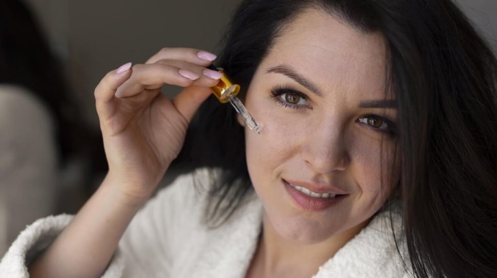 Retinol Terlalu Keras? 5 Bahan Pengganti untuk Kulit Sensitif