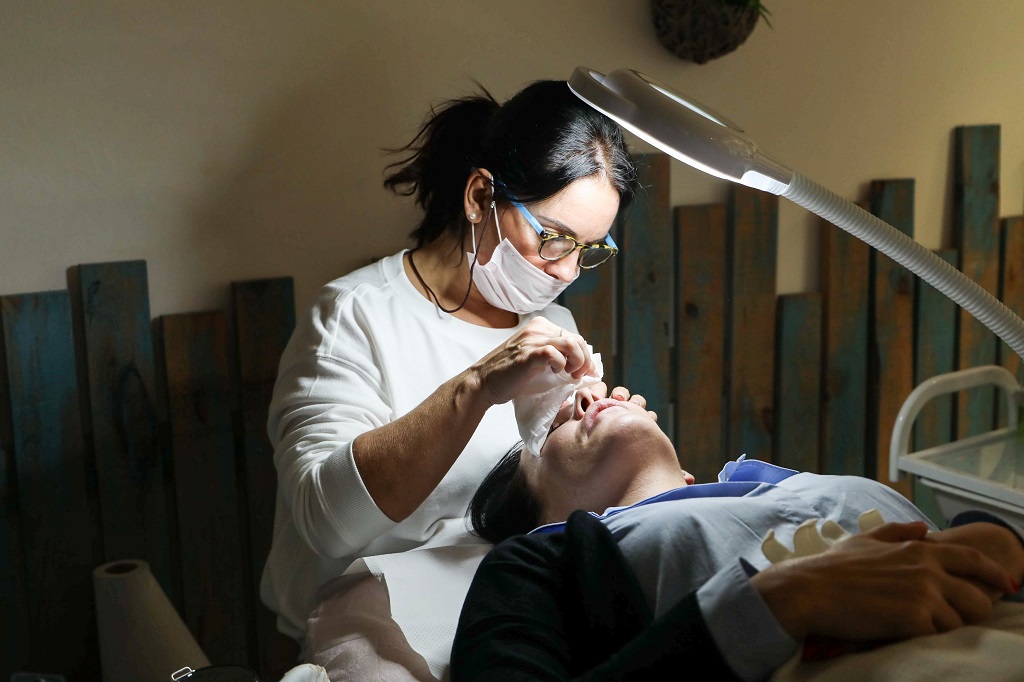 Facial DNA Salmon: Anti-Aging Canggih atau Sekadar Tren Selebriti?