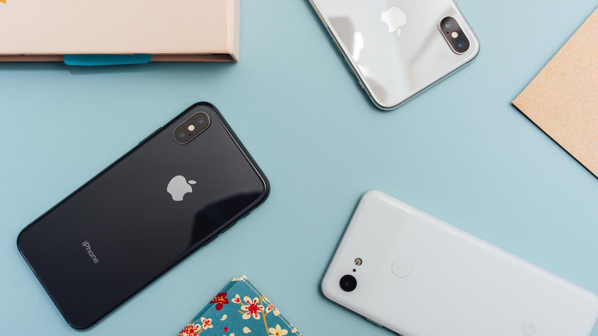 Samsung Siapkan Tiga Bentuk Baru Ponsel Layar Lipat
