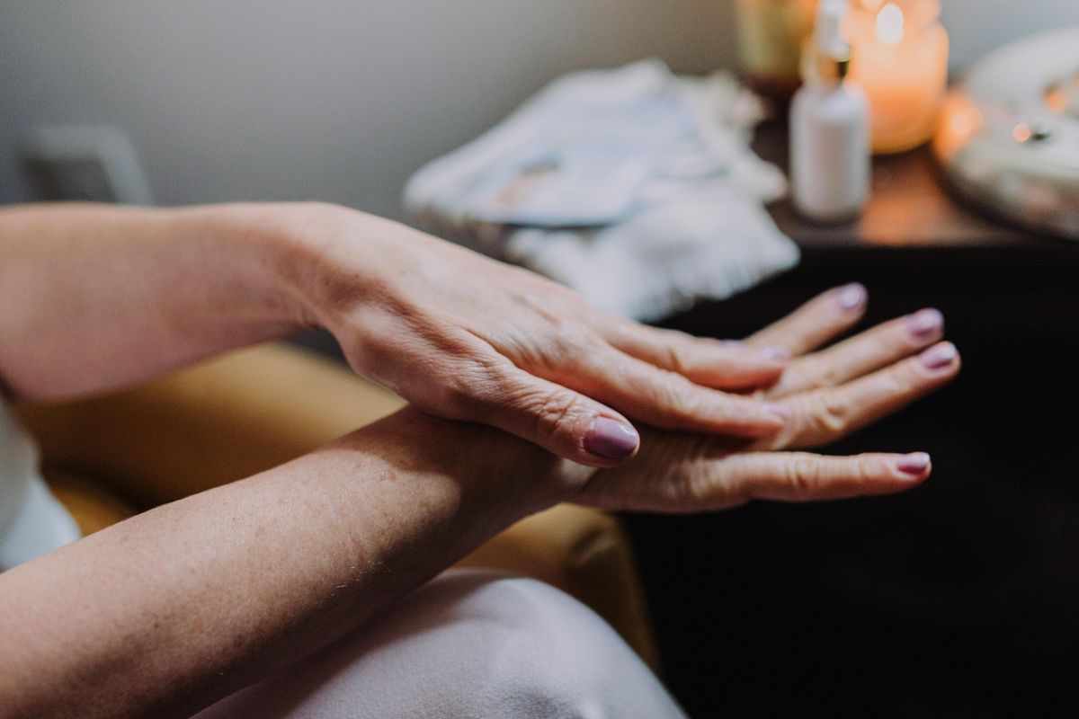 Panduan Perawatan Kulit Setelah Waxing yang Aman