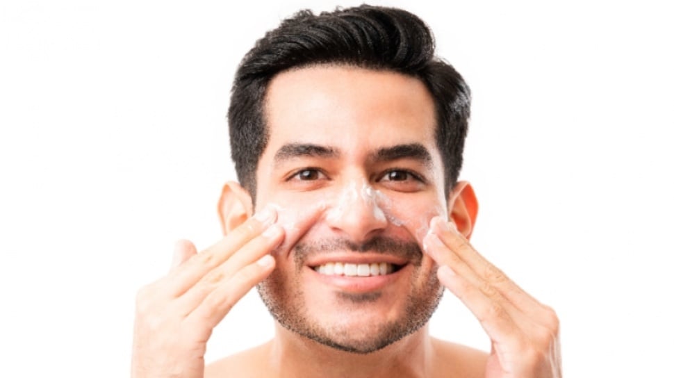 Sabun Cuci Muka Pria Lokal Terbaik untuk Kulit Berminyak dan Kusam