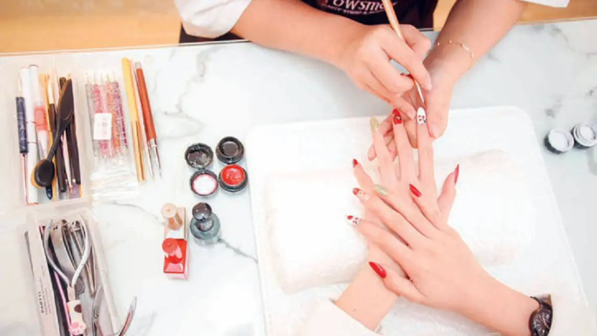 Lampu UV Manicure Gel dan Risiko Kanker Kulit