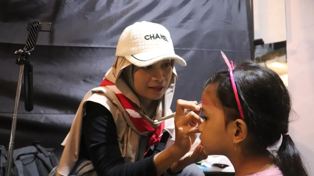 Dari Hobi ke Penghasilan: Dua Intan dan Jalan Sunyi Makeup Digital