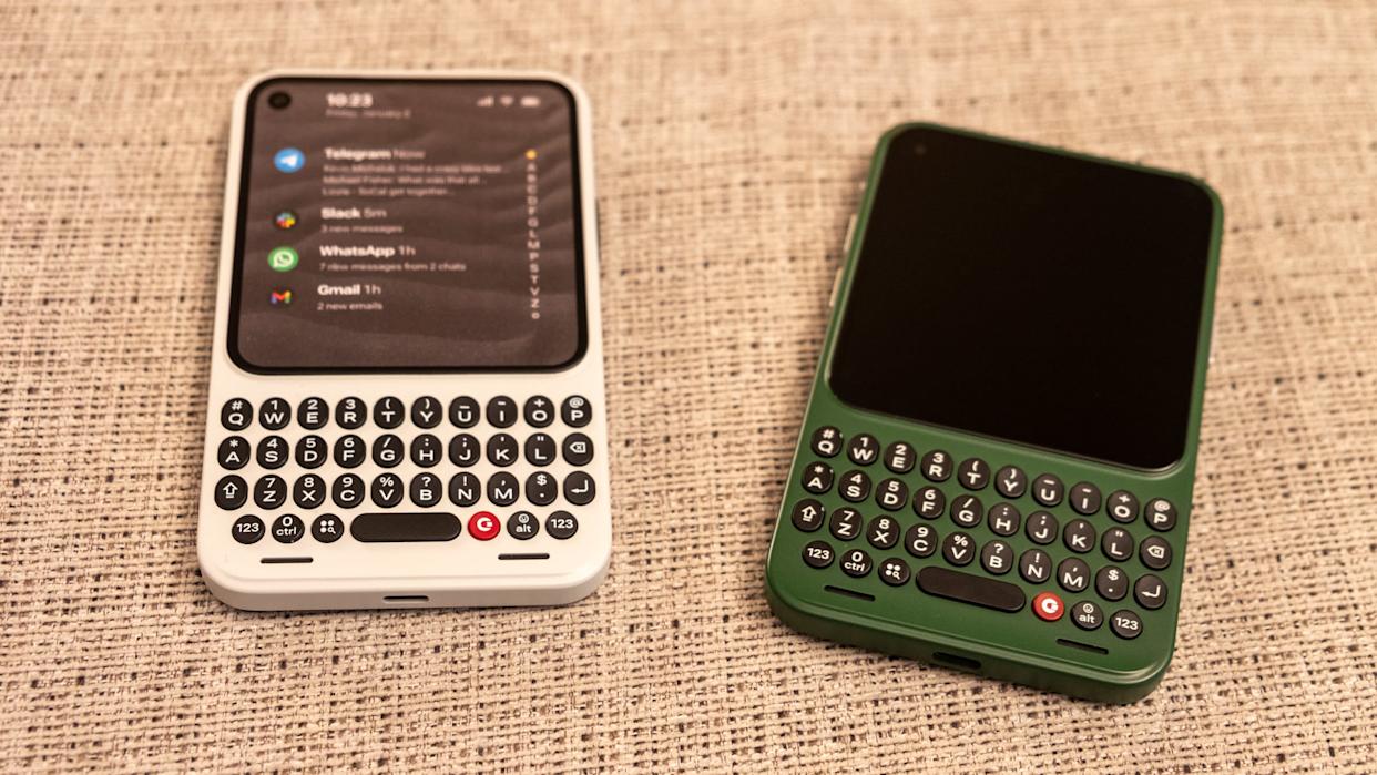 Smartphone Keyboard Fisik Bangkit: Clicks Communicator dan Nostalgia BlackBerry