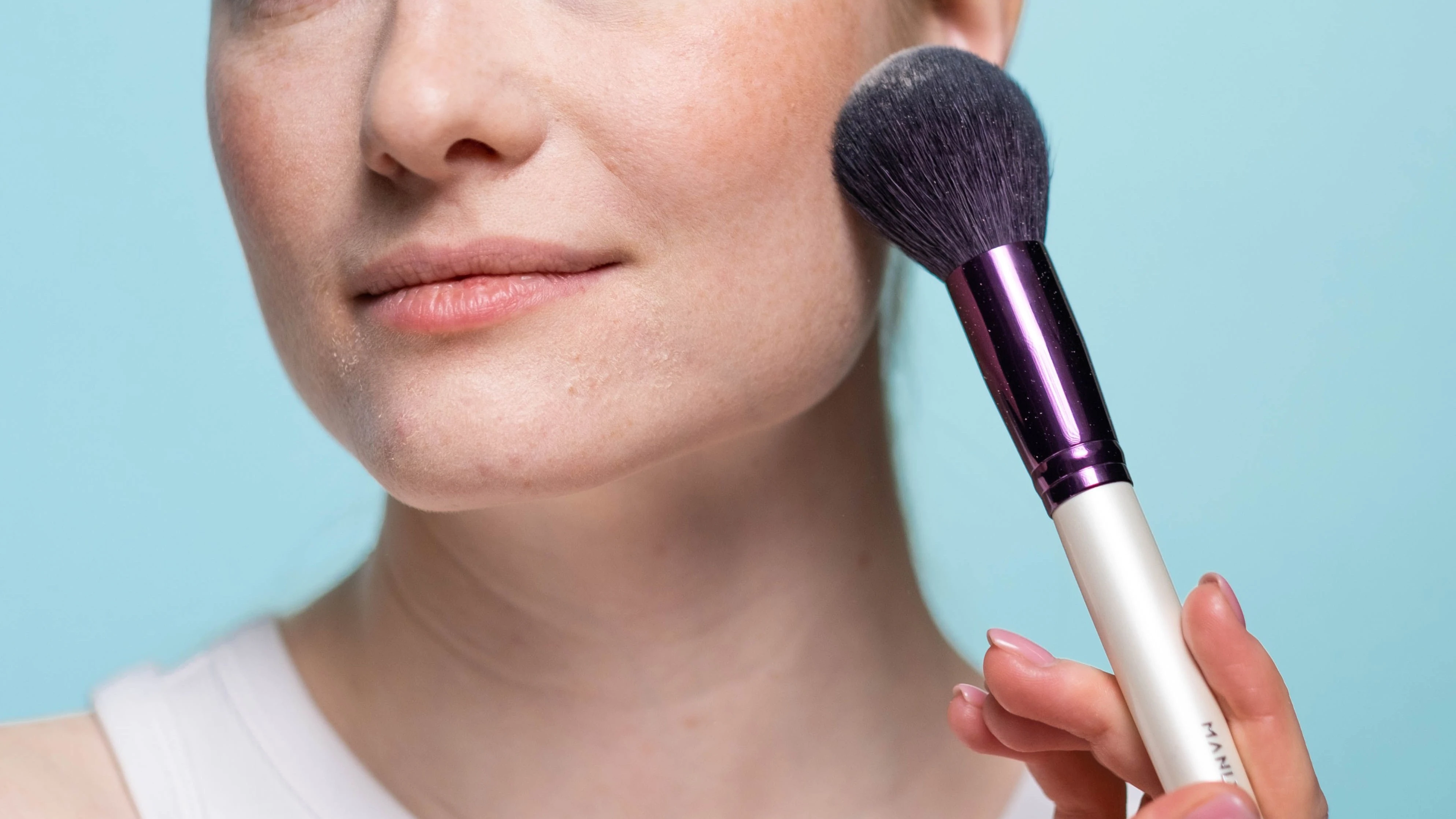 Setting Spray vs Powder: Mana Paling Ampuh Mengunci Makeup?