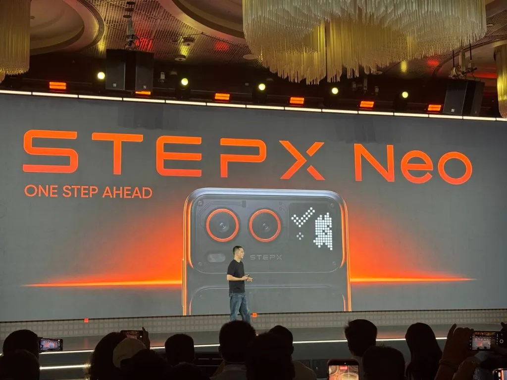 Smartphone AI Agent Pertama di Dunia: nubia vs STEPX Neo
