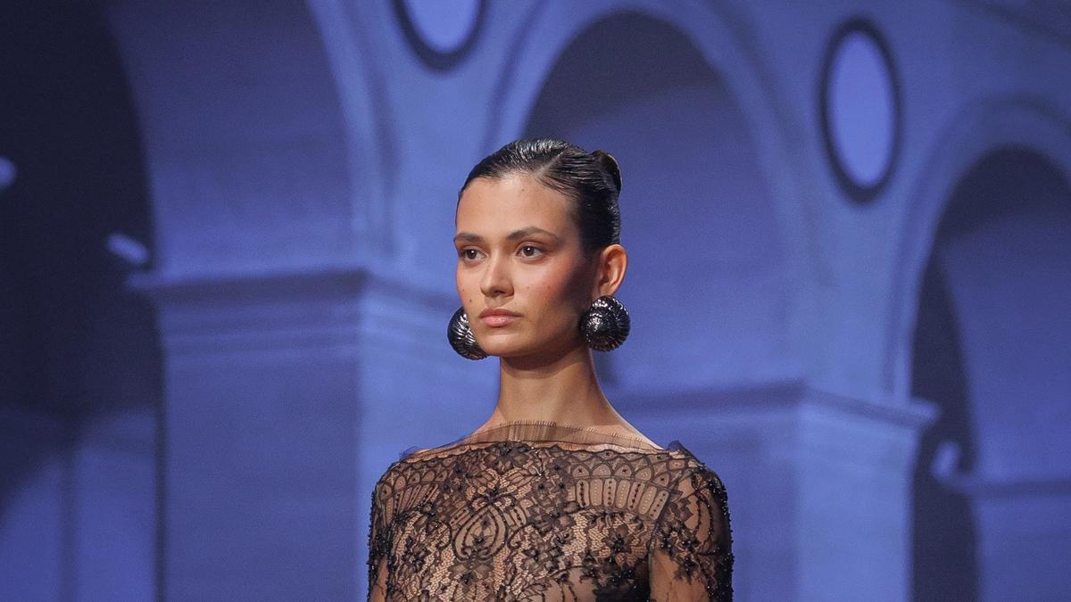 8 Tren Makeup dari Runway Haute Couture yang Siap Mendominasi Musim Ini