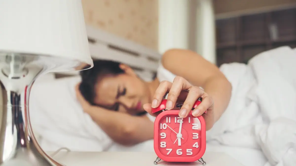 Dari Text Neck hingga Gangguan Tidur: Harga Kesehatan yang Kita Bayar demi Ponsel