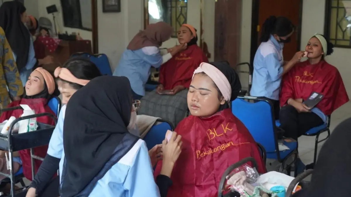 Dari Hobi ke Profesi: Jalan Panjang Makeup Artist Berkelanjutan