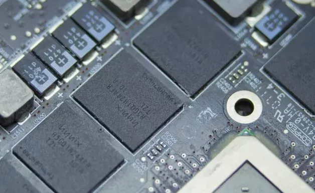 Krisis Chip RAM Dorong Harga Ponsel Naik dan Menghapus Segmen Murah