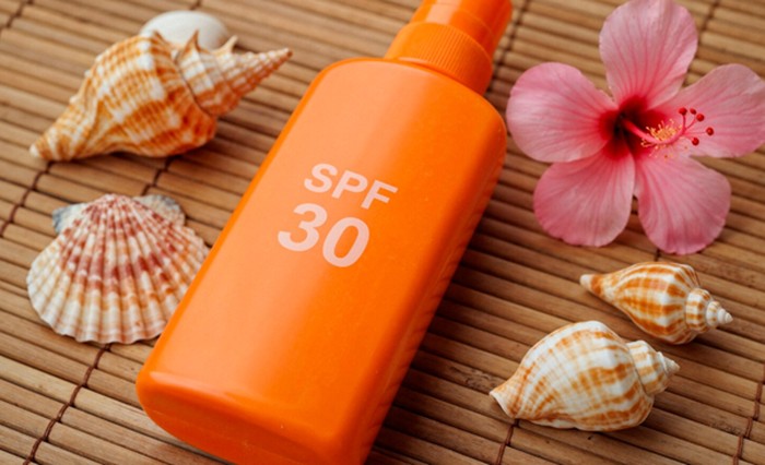 Panduan Lengkap Memilih Sunscreen untuk Kulit Sensitif dan Berjerawat