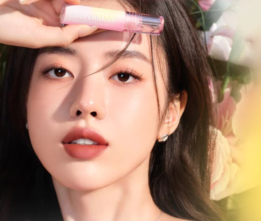 Lip Gloss dan Plumping Lokal Terbaik untuk Bibir Berkilau