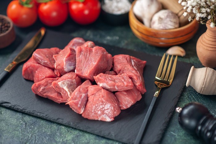 Makanan yang Memicu Jerawat Makin Parah: Panduan Dermatolog