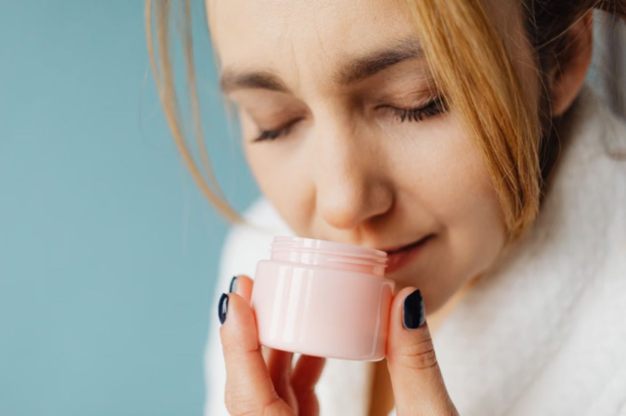 4 Moisturizer Pencerah Terbaik untuk Flek Hitam Membandel