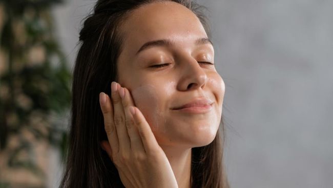 Rutinitas Skincare Pagi Anti Ribet untuk Perlindungan dari Polusi