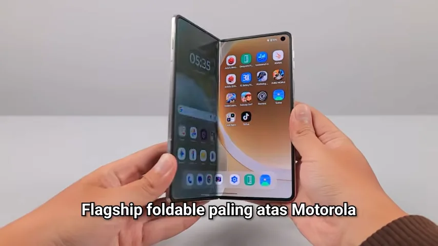 Motorola Razr Fold: Premium Lipat dengan Batasan Nyali