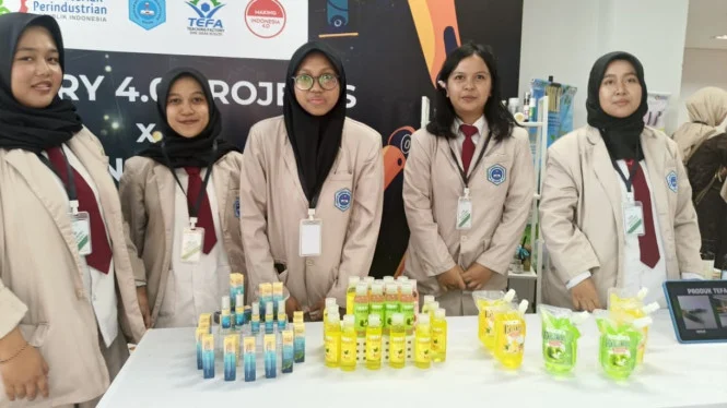 Sekolah dan Kampus Latih Siswa Produksi Minyak dan Lilin Aromaterapi