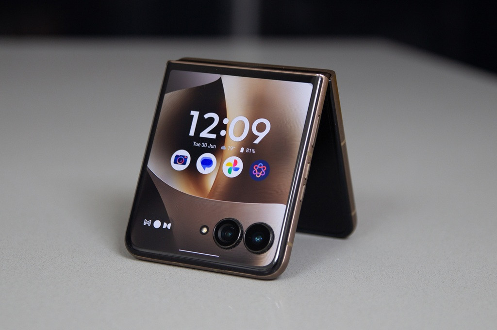 HP Lipat Terjangkau: Pilihan Clamshell dan Fold Terbaik