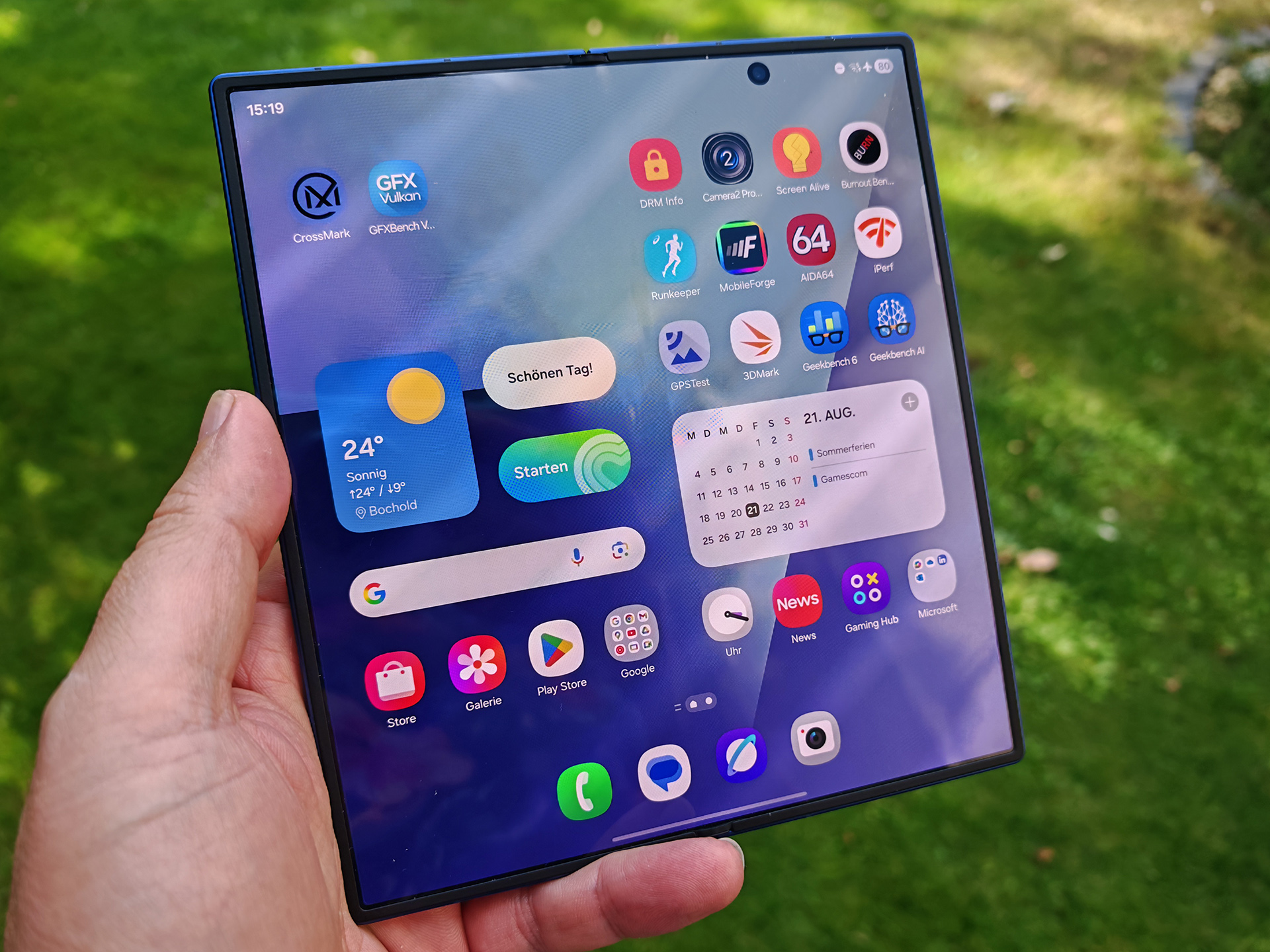 Galaxy Z Fold 8 Flex Titanium: Layar Lipat Revolusioner Hampir Tanpa Bekas Lipatan