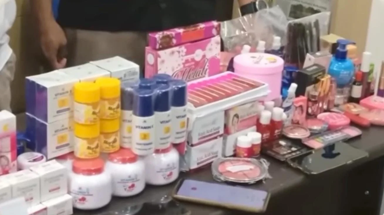 14 Kosmetik Berbahaya BPOM: Kenali Bahan Terlarang dan Cara Mengeceknya