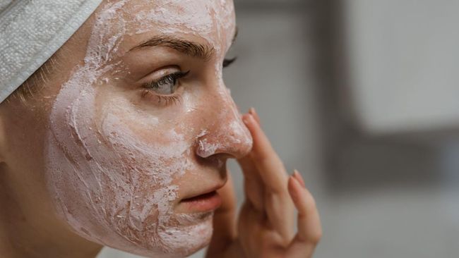 Masker Wajah Alami untuk Kulit Glowing Cerah di Rumah
