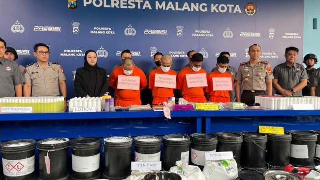Kosmetik Ilegal Berbahaya: Cara Aman Belanja Online