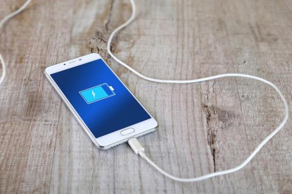 HP 4 Jutaan dengan Layar AMOLED 120Hz dan Baterai 5000mAh