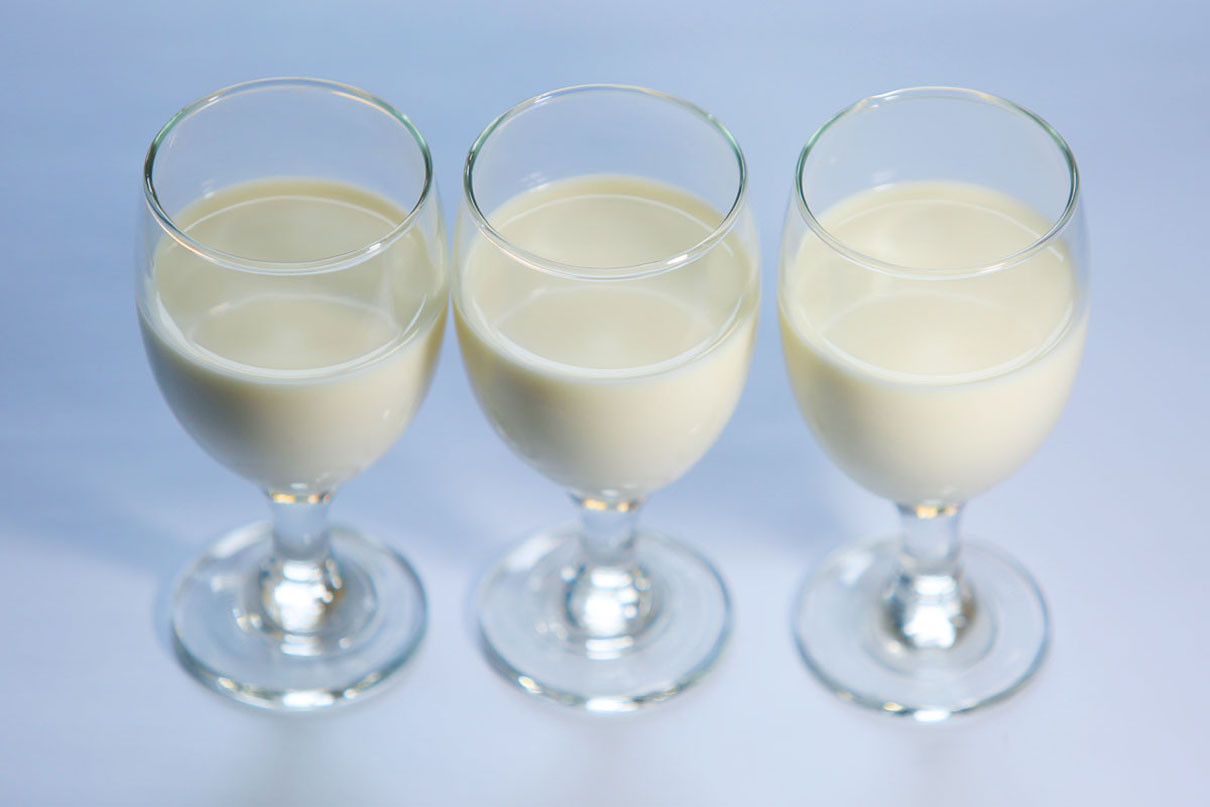 Kopi, Mangga, dan Susu Domba: Trio Bahan Alami untuk Kulit Wajah Sehari-hari