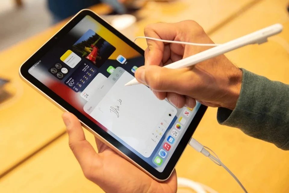iPad Mini OLED: Lompatan Layar dan Performa Brutal di Tablet Ringkas