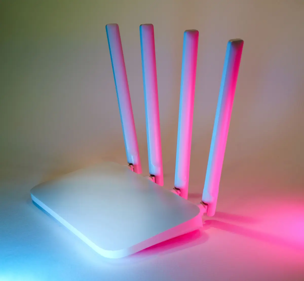 Panduan Memilih Band WiFi: 2.4GHz vs 5GHz untuk Rumah Pintar