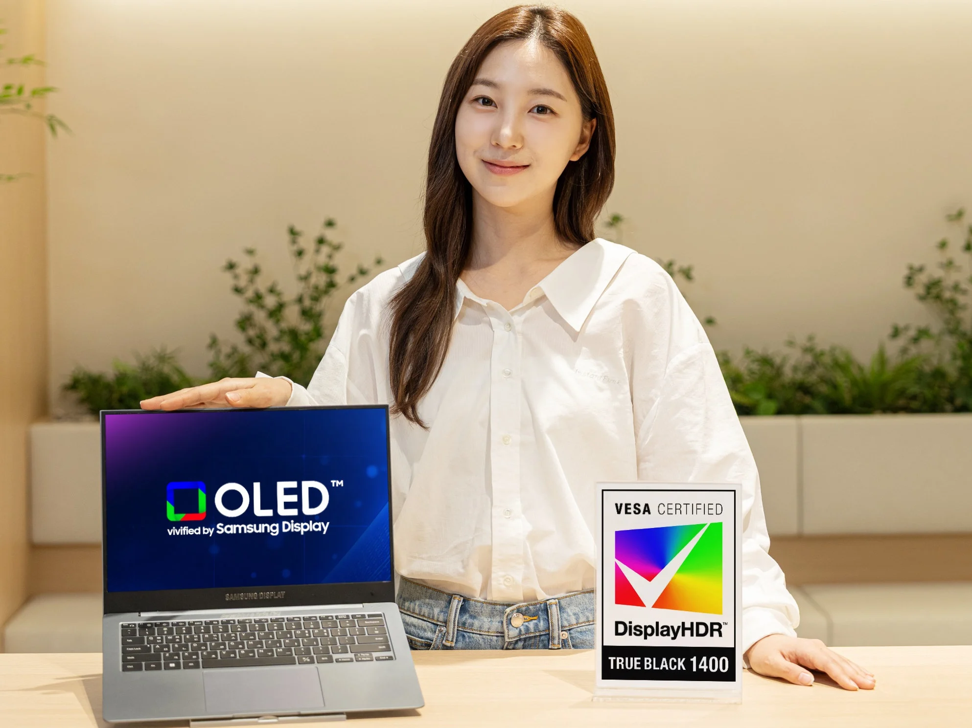 Panel OLED Tandem 1.600 Nits Samsung dan Masa Depan Laptop Premium