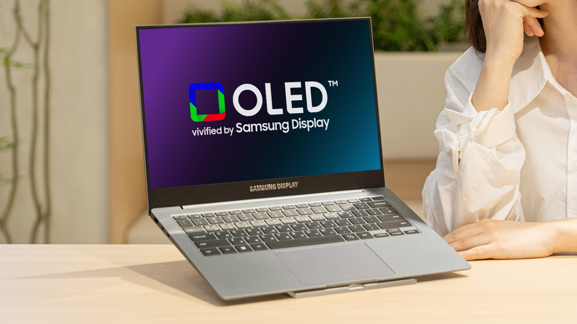 Panel OLED Ganda Samsung 1.600 Nits: Lompatan Besar Layar Laptop