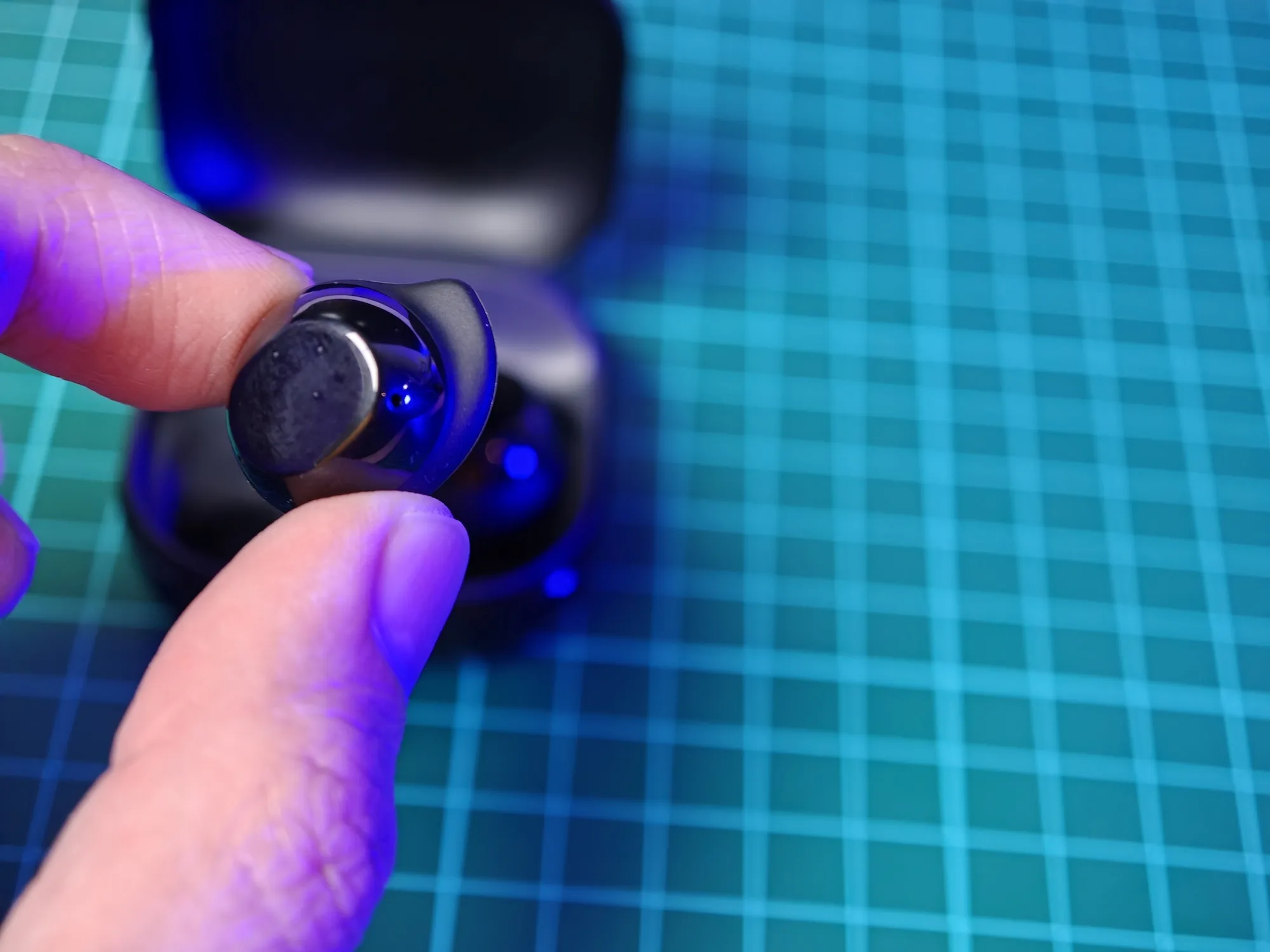 Earbuds Peredam Bising Terjangkau: Galaxy Buds Core vs Xiaomi Buds 6 vs Nothing Ear (3a)