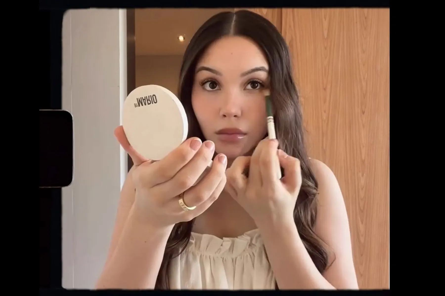 Tiru Makeup Simple Glam Alyssa Daguise untuk Daily Look Fresh