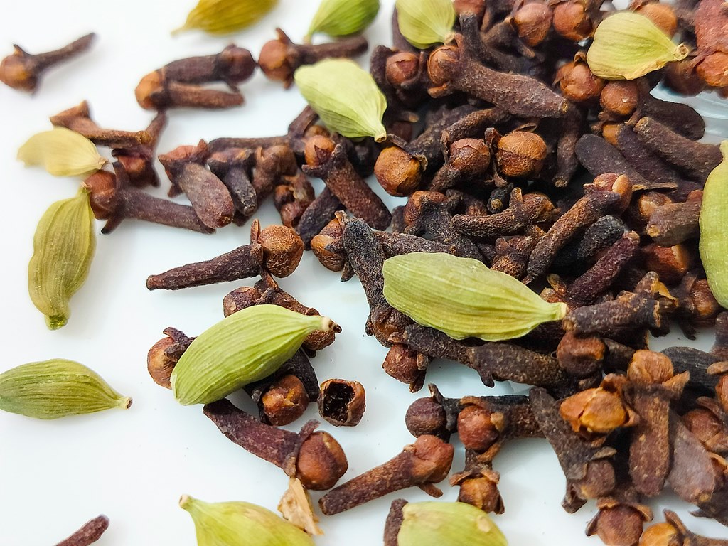 Cengkeh untuk Rambut: Antioksidan Kuat untuk Kulit Kepala Sehat