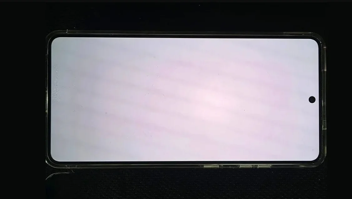 Masalah Layar Merah Galaxy S26 Ultra: Bukan Panel Rusak, Tapi Bug Software